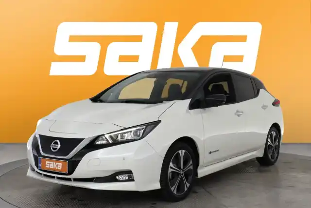 Valkoinen Viistoperä, Nissan Leaf – VAR-63891