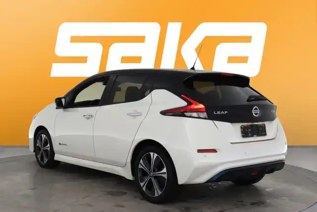 Valkoinen Viistoperä, Nissan Leaf – VAR-63891