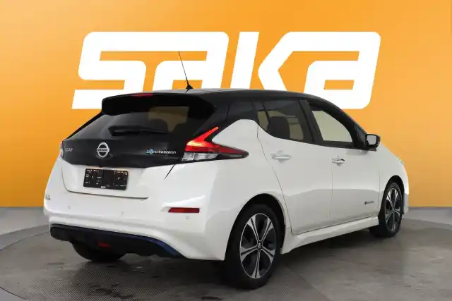 Valkoinen Viistoperä, Nissan Leaf – VAR-63891