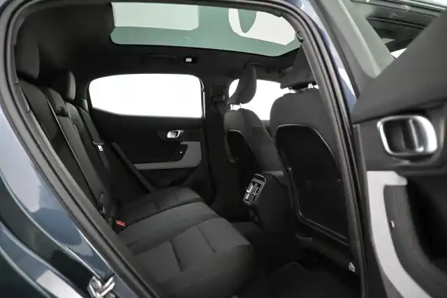 Sininen Sedan, Polestar 2 – VAR-63936