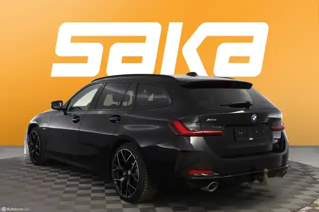 Musta Farmari, BMW 330 – VAR-63946