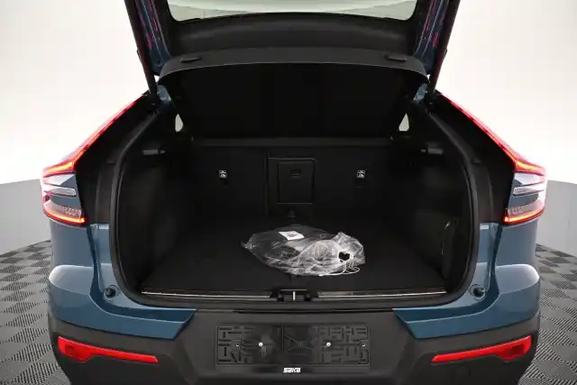 Sininen Maastoauto, Volvo C40 – VAR-63947