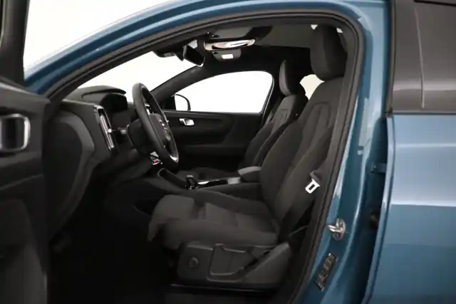 Sininen Maastoauto, Volvo C40 – VAR-63947