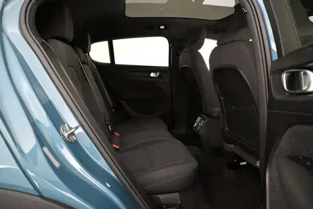 Sininen Maastoauto, Volvo C40 – VAR-63947