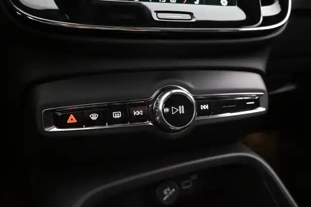 Sininen Maastoauto, Volvo C40 – VAR-63947