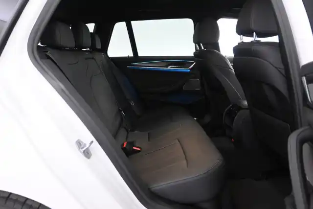 Valkoinen Farmari, BMW 530 – VAR-63986