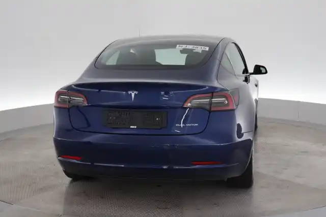 Sininen Sedan, Tesla Model 3 – VAR-64268