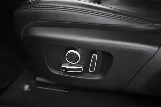Musta Maastoauto, Land Rover Range Rover Evoque – VAR-64440