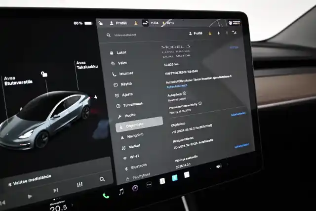 Harmaa Sedan, Tesla Model 3 – VAR-64548