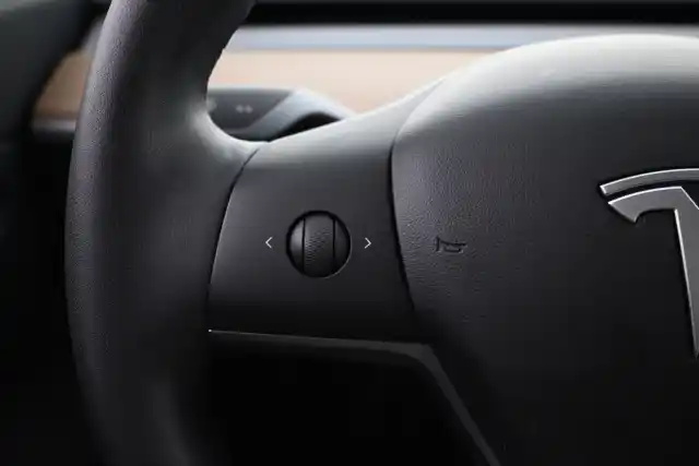 Harmaa Sedan, Tesla Model 3 – VAR-64548