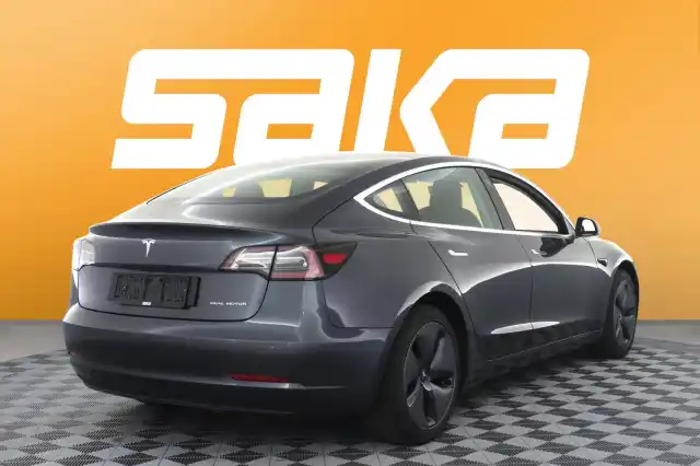 Harmaa Sedan, Tesla Model 3 – VAR-64548