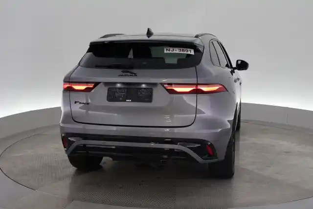 Harmaa Maastoauto, Jaguar F-PACE – VAR-64604