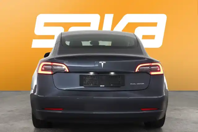 Harmaa Sedan, Tesla Model 3 – VAR-64637