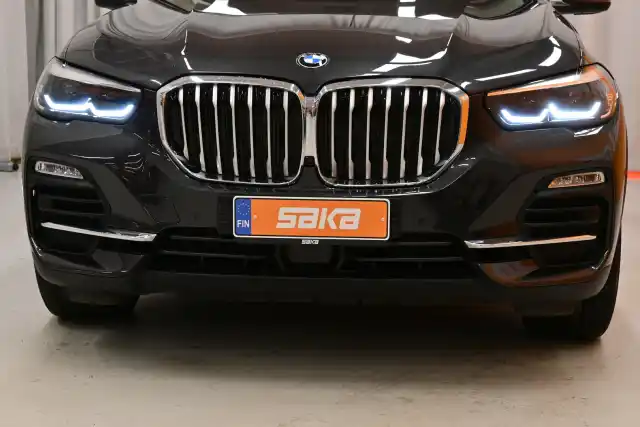 Harmaa Maastoauto, BMW X5 – VAR-64725