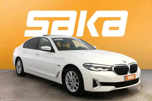 Valkoinen Sedan, BMW 545 – VAR-65005