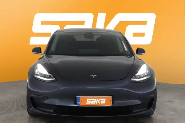 Harmaa Sedan, Tesla Model 3 – VAR-65038