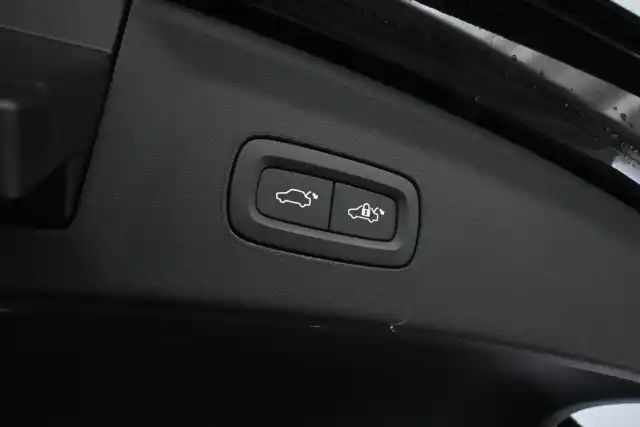Musta Sedan, Polestar 2 – VAR-65207