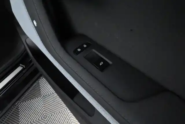 Musta Sedan, Polestar 2 – VAR-65207