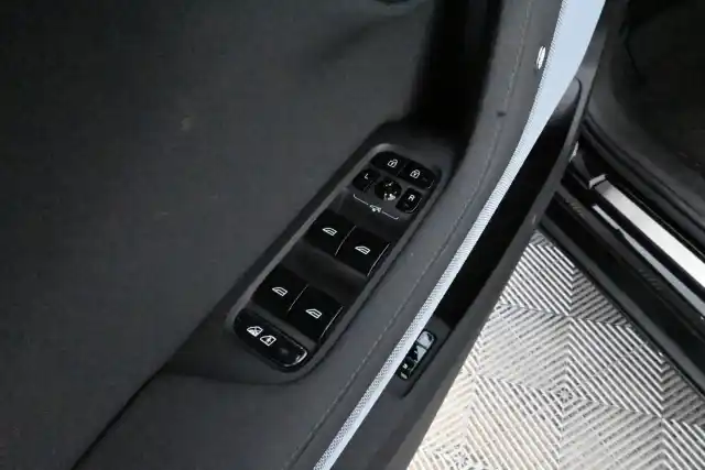 Musta Sedan, Polestar 2 – VAR-65207