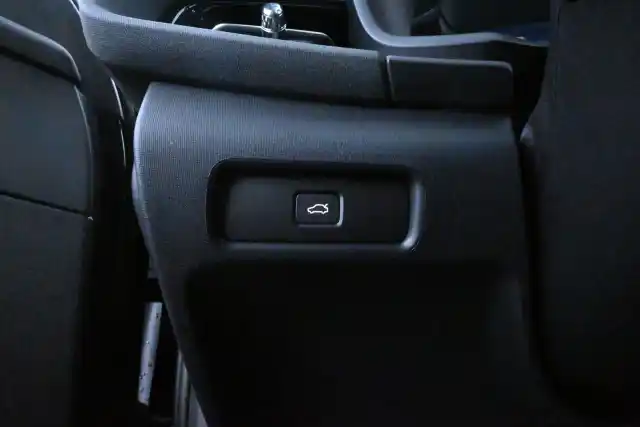 Musta Sedan, Polestar 2 – VAR-65207