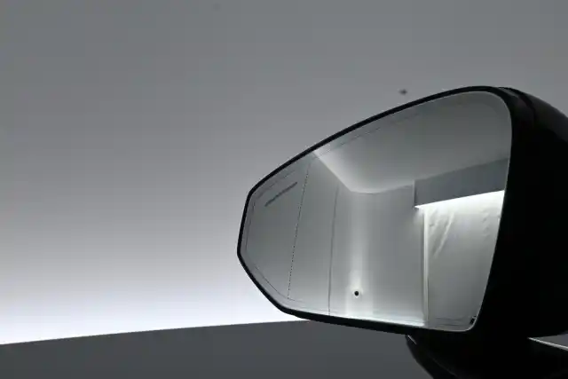 Musta Sedan, Polestar 2 – VAR-65207