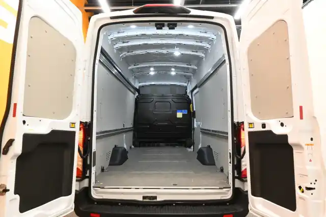 Valkoinen Pakettiauto, Ford Transit – VAR-65466
