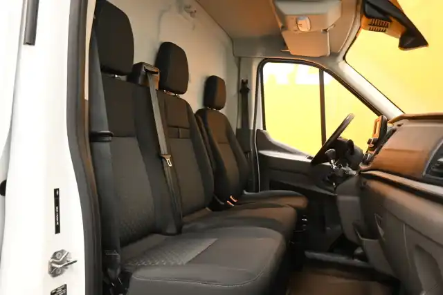 Valkoinen Pakettiauto, Ford Transit – VAR-65466
