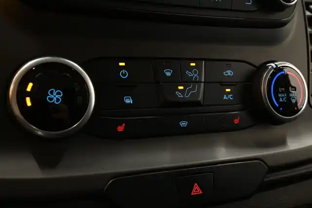 Valkoinen Pakettiauto, Ford Transit – VAR-65466