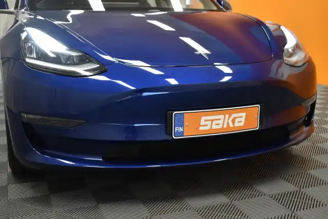 Sininen Sedan, Tesla Model 3 – VAR-65481