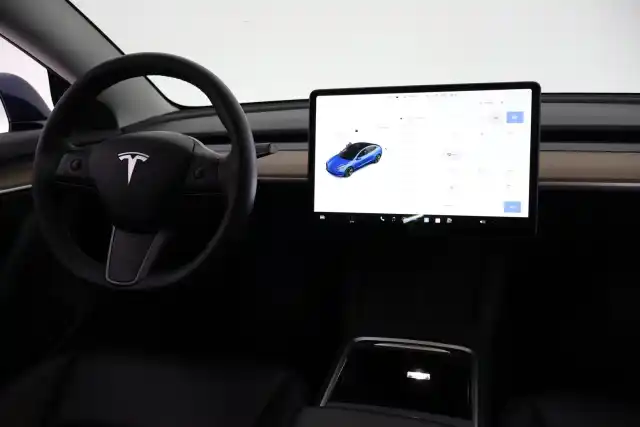 Sininen Viistoperä, Tesla Model 3 – VAR-65791