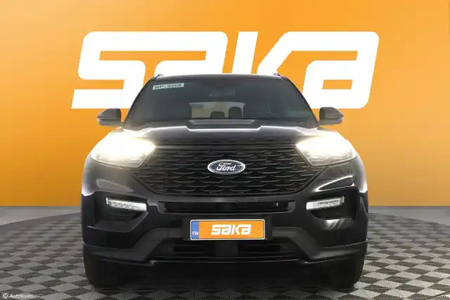 Musta Maastoauto, Ford Explorer – VAR-65841