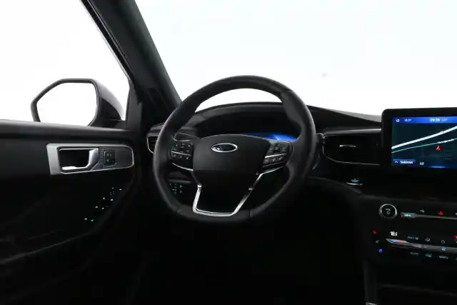 Musta Maastoauto, Ford Explorer – VAR-65841