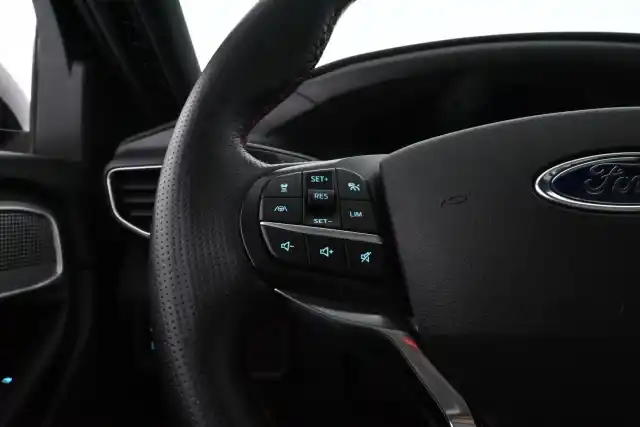 Musta Maastoauto, Ford Explorer – VAR-65841