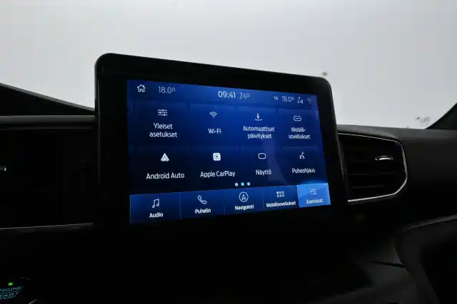 Musta Maastoauto, Ford Explorer – VAR-65841