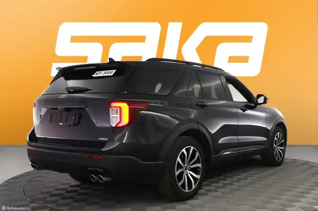 Musta Maastoauto, Ford Explorer – VAR-65841