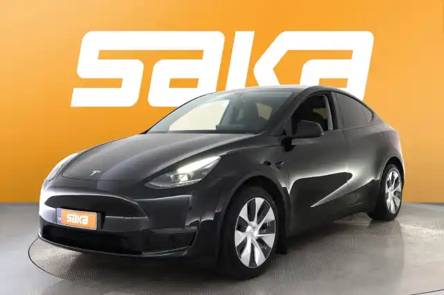 Musta Maastoauto, Tesla Model Y – VAR-65859