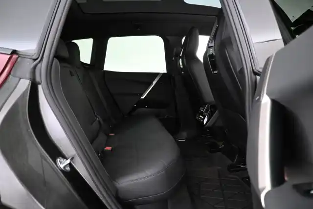 Punainen Maastoauto, BMW iX – VAR-66073
