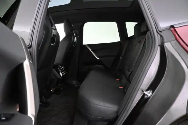 Punainen Maastoauto, BMW iX – VAR-66073