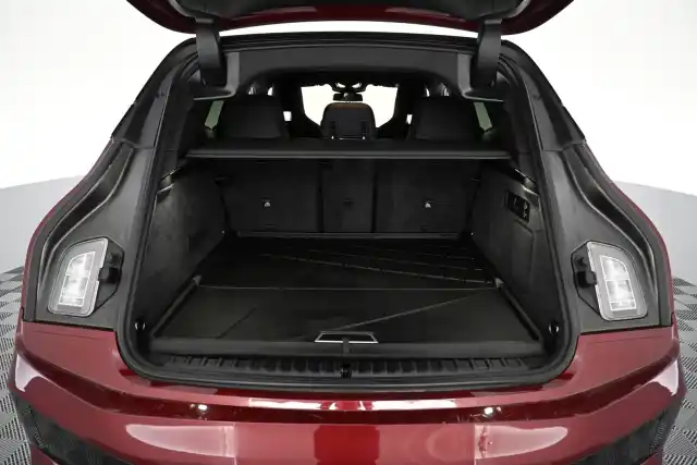 Punainen Maastoauto, BMW iX – VAR-66073