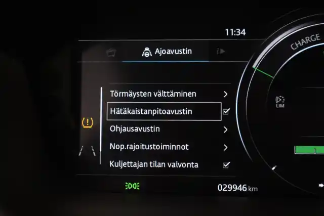 Valkoinen Maastoauto, Jaguar I-PACE – VAR-66248