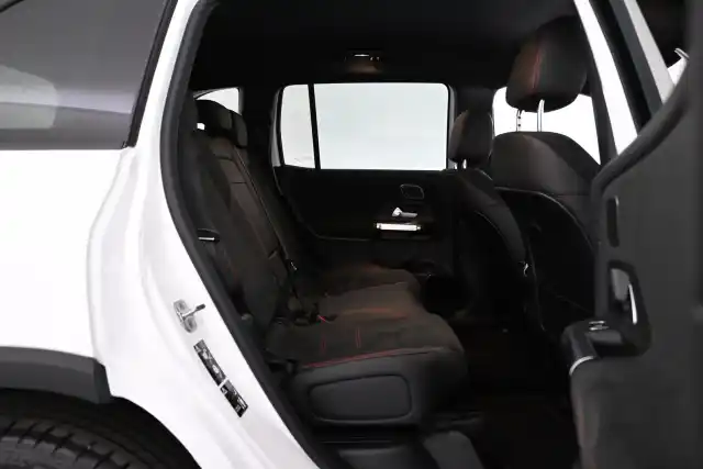 Valkoinen Maastoauto, Mercedes-Benz EQB – VAR-66362