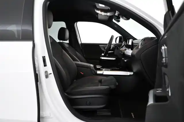 Valkoinen Maastoauto, Mercedes-Benz EQB – VAR-66362