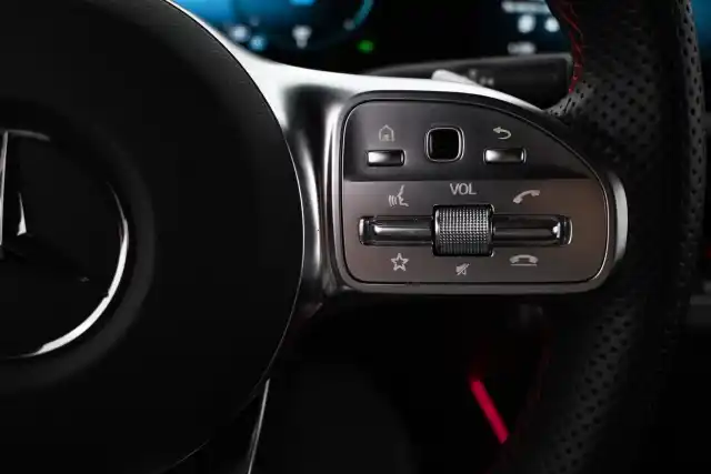 Valkoinen Maastoauto, Mercedes-Benz EQB – VAR-66362