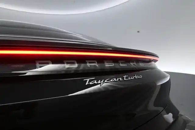 Musta Sedan, Porsche Taycan – VAR-66655