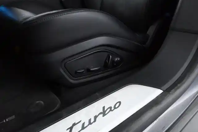 Musta Sedan, Porsche Taycan – VAR-66655