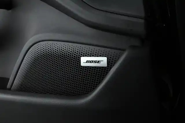 Musta Sedan, Porsche Taycan – VAR-66655