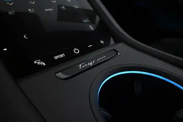 Musta Sedan, Porsche Taycan – VAR-66655