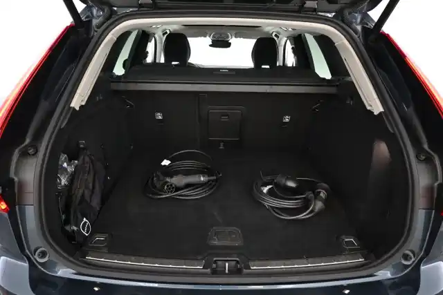 Harmaa Maastoauto, Mercedes-Benz EQB – VAR-66869