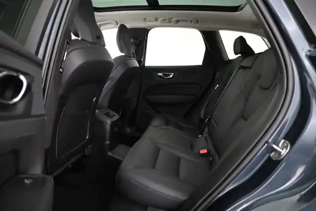 Harmaa Maastoauto, Mercedes-Benz EQB – VAR-66869