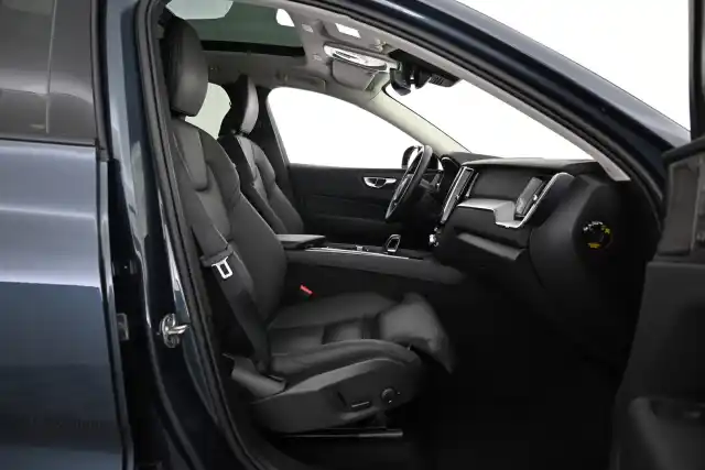 Harmaa Maastoauto, Mercedes-Benz EQB – VAR-66869